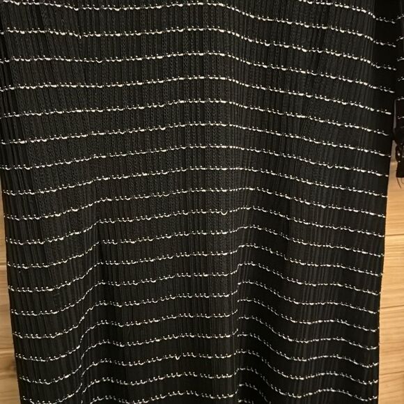 Misook Size Medium V Neck Striped Knit Knee Length Cocktail Dress LBD - Picture 3 of 12